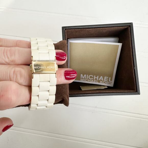 Michael Kors MK5145 White Chronograph Stainless Steel Women’s Watch - Picture 8 of 9